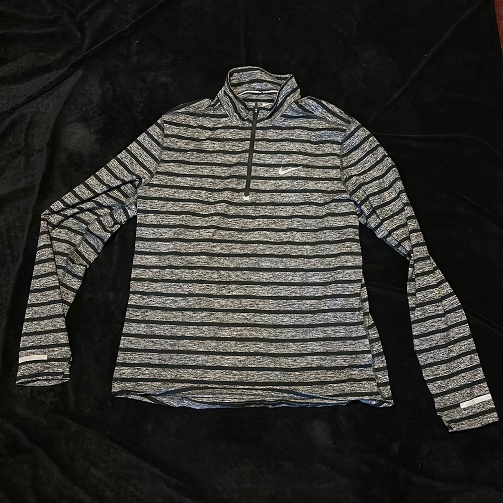 Nike running dry fit long sleeve soft shirt L